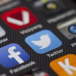 10 leggi per un corretto utilizzo dei Social Media